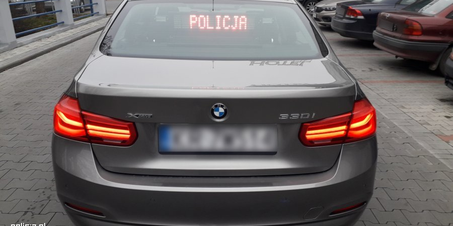 Fotoradar mobilny w nieoznakowanym aucie policji AD9C