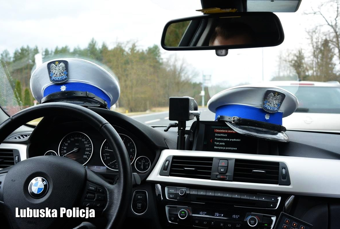 Jak rozpoznać nieoznakowany radiowóz Policji