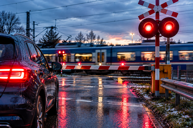 Przejazd kolejowy na czerwonym – mandat i nowe kary